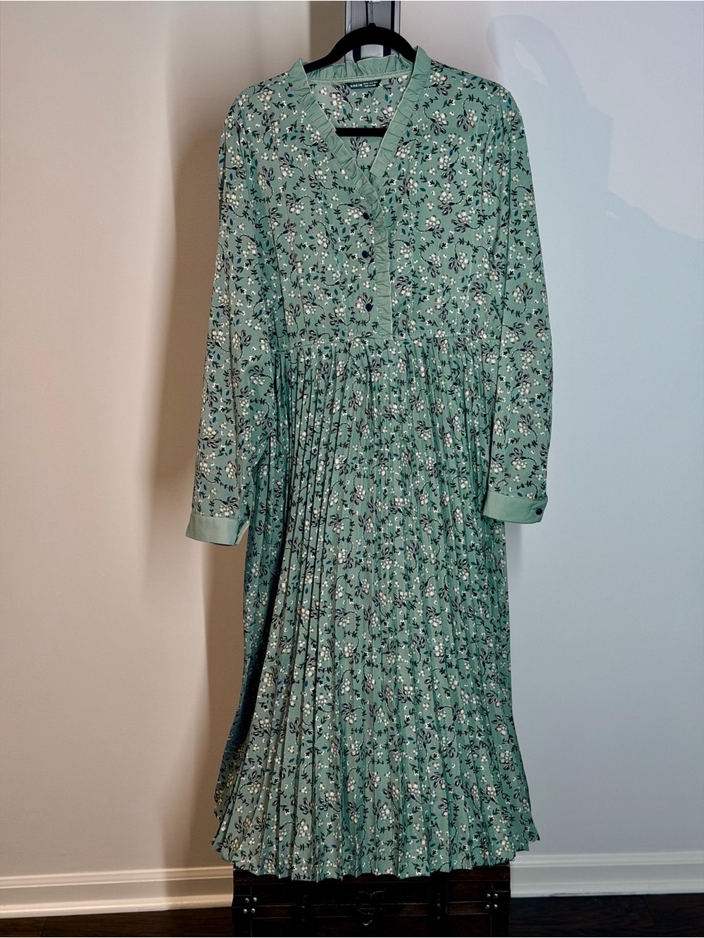 Pleated Floral Long-Sleeve Dress in Sage Green